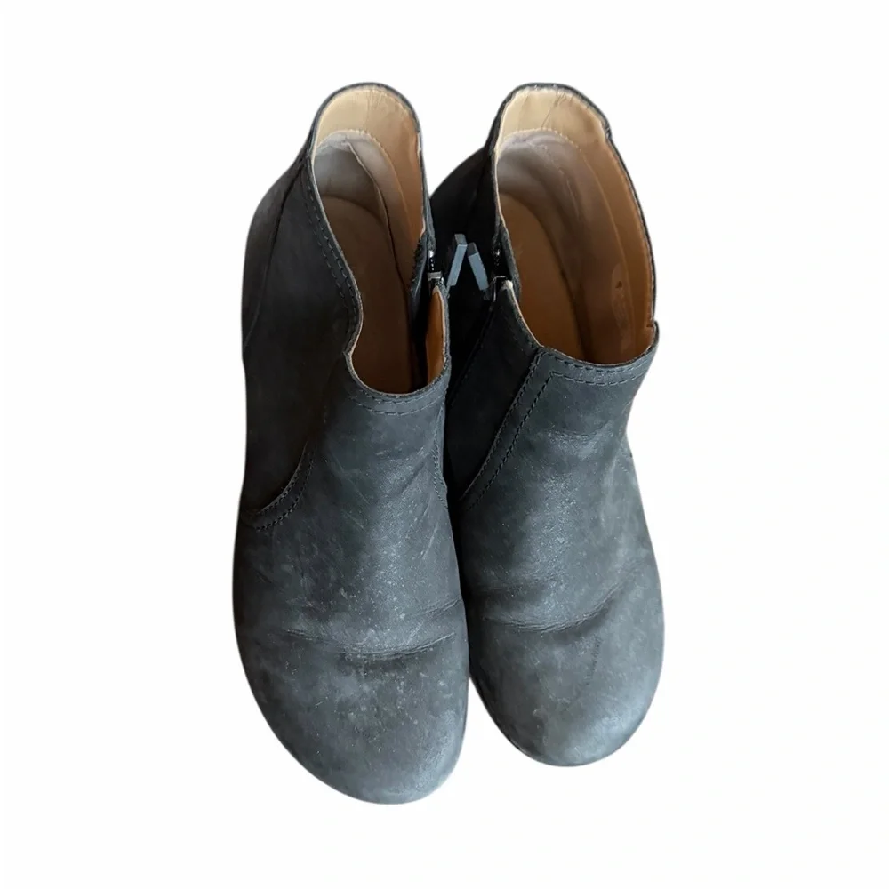 Dansko Black Barbara‎ Zip Bootie